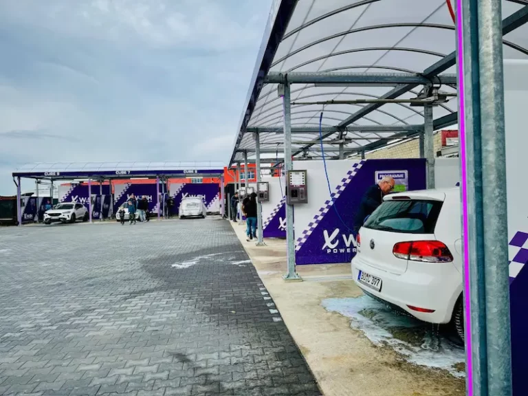 Baptista Waschboxanlage in Deutschland – moderne Selbstwaschanlage mit mehreren Boxen